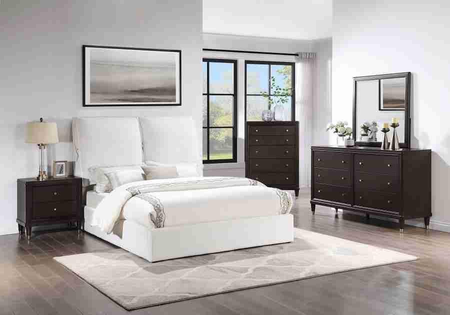 Coaster Gwendoline Upholstered Panel Bed - Thumbnail 5
