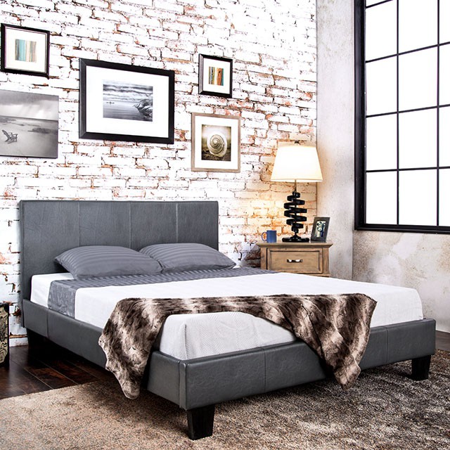 Winn Park Bed Gray CM7008GY-EK-BED